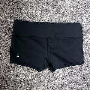 LULU LEMON | Shorts